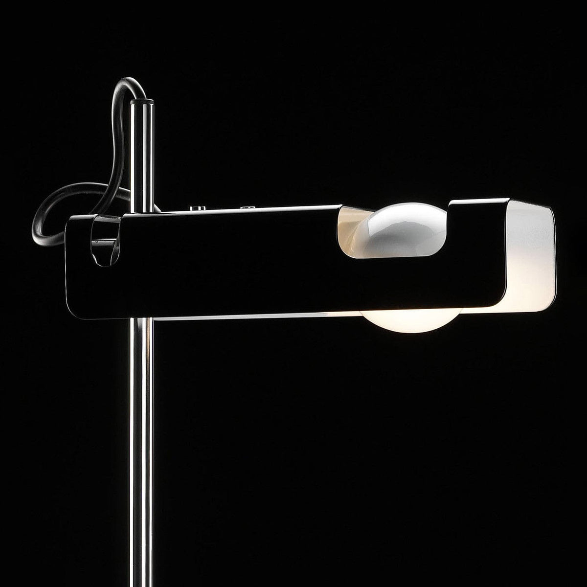 Limand Deux | Floor Lamp - Detail View #3 | HomeCartel