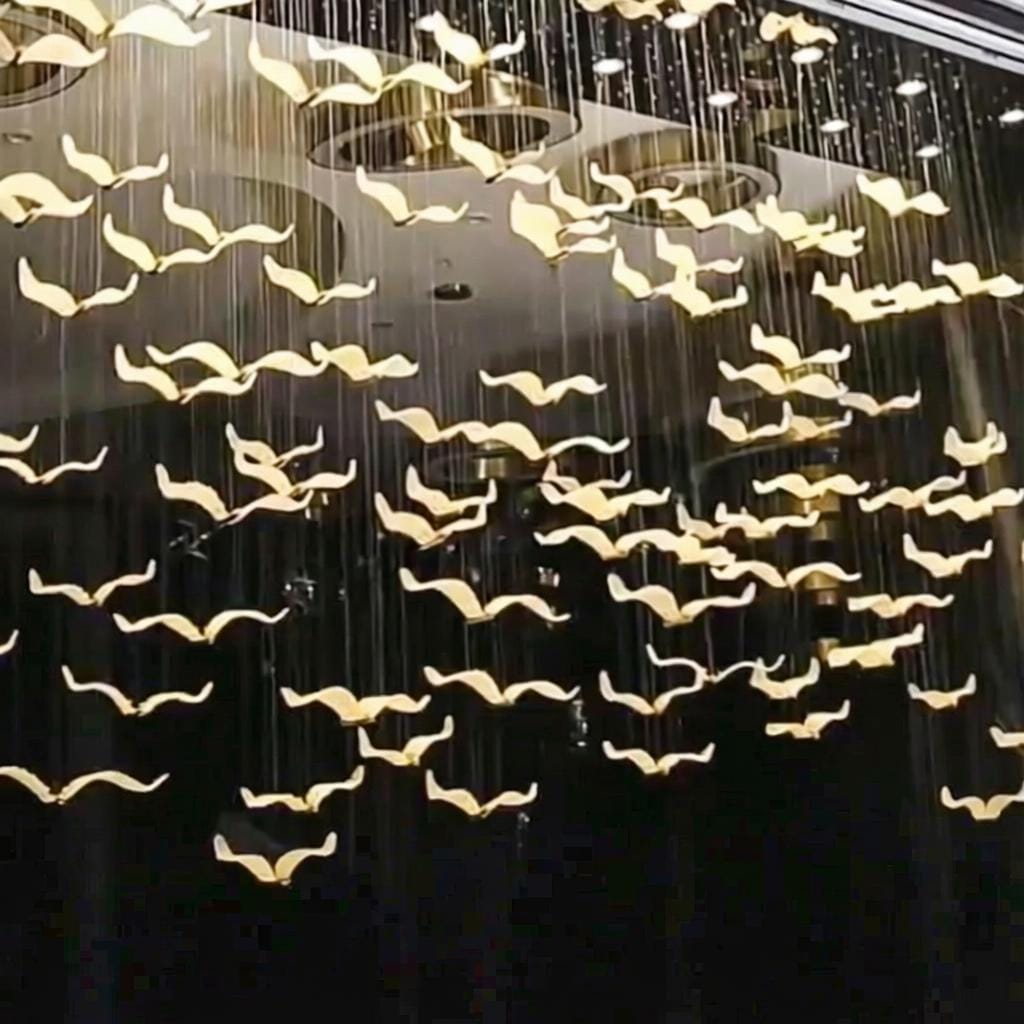 Vayrenne I Cluster Chandelier - Detail View #3 | HomeCartel