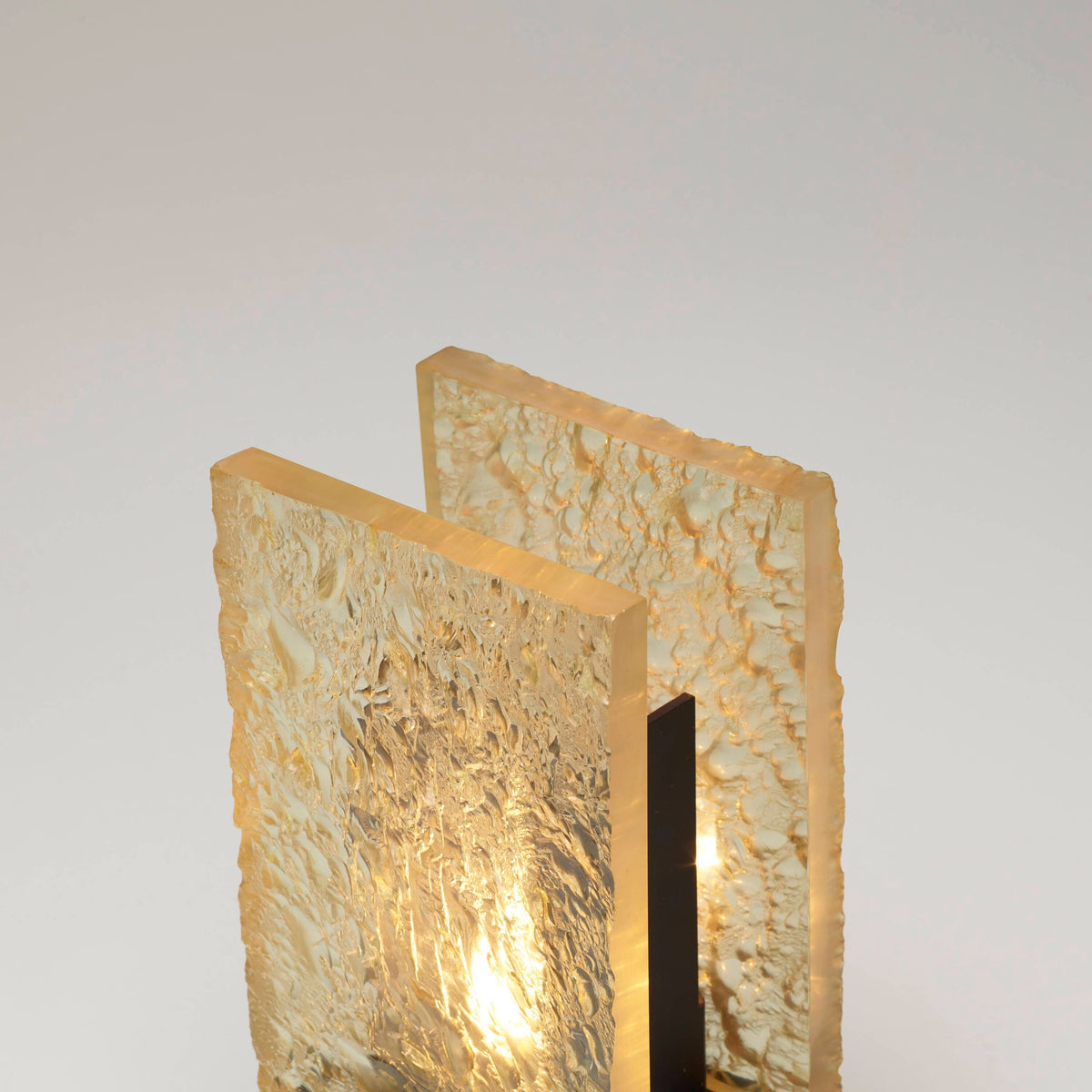 Peron | Table Lamp - Detail View #3 | HomeCartel