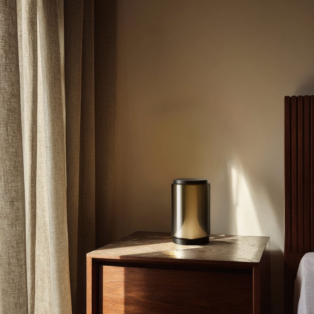 Bloor Une | Modern LED Table Lamp - Detail View #2 | HomeCartel