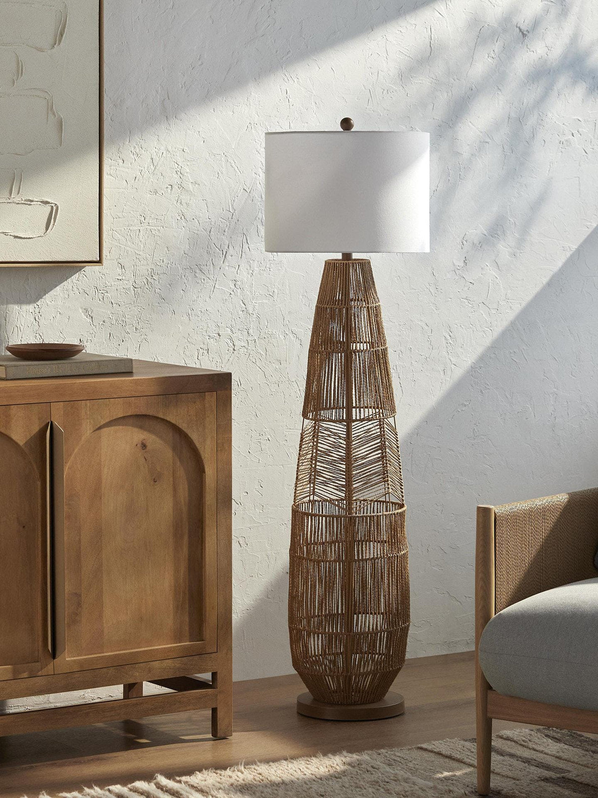 Nivaraen I Floor Lamp - Detail View #3 | HomeCartel