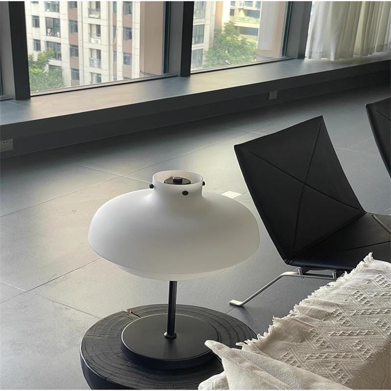 Esvayla Une I Table Lamp - Detail View #3 | HomeCartel