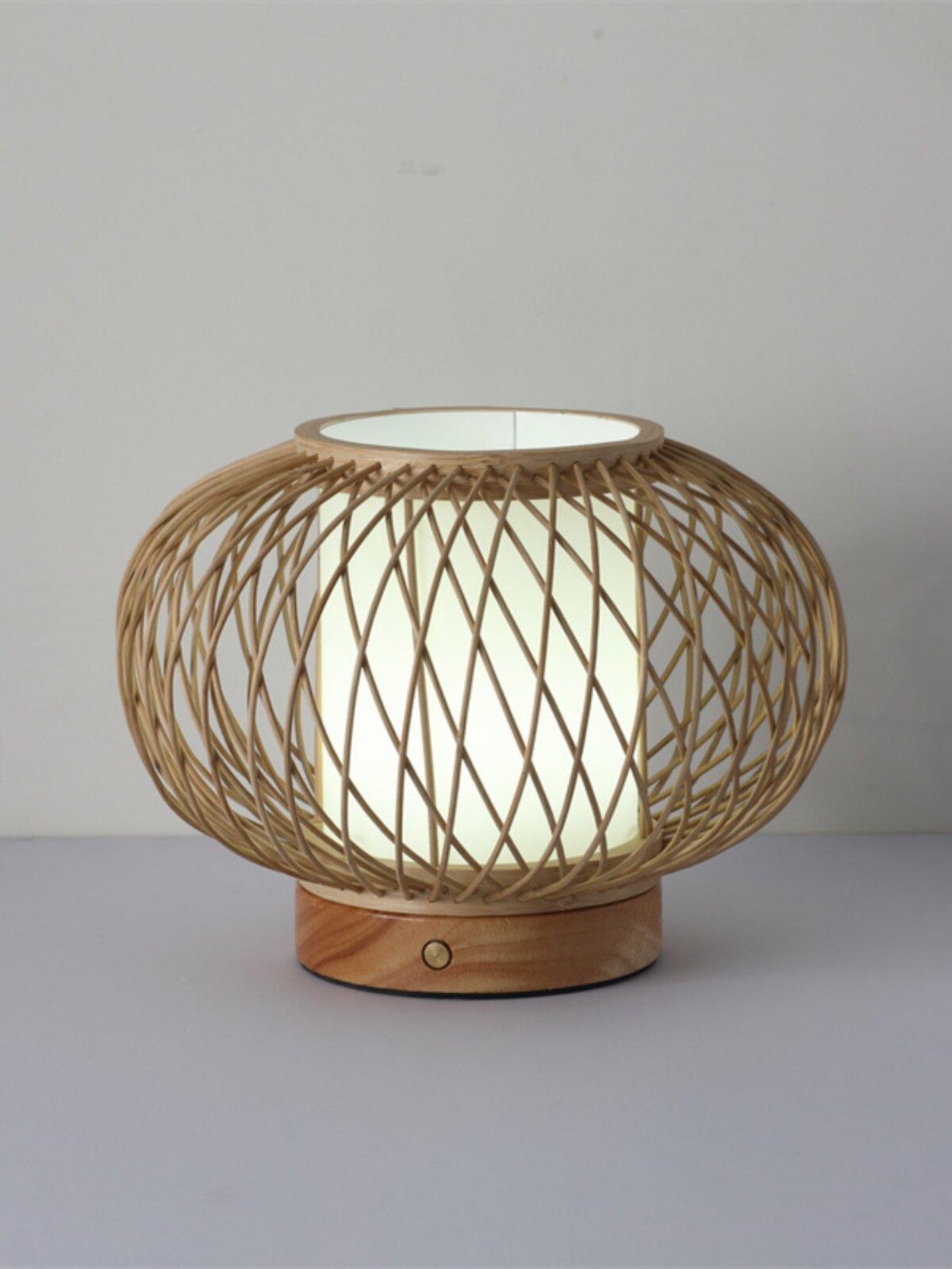 Eirichi | Table Lamp