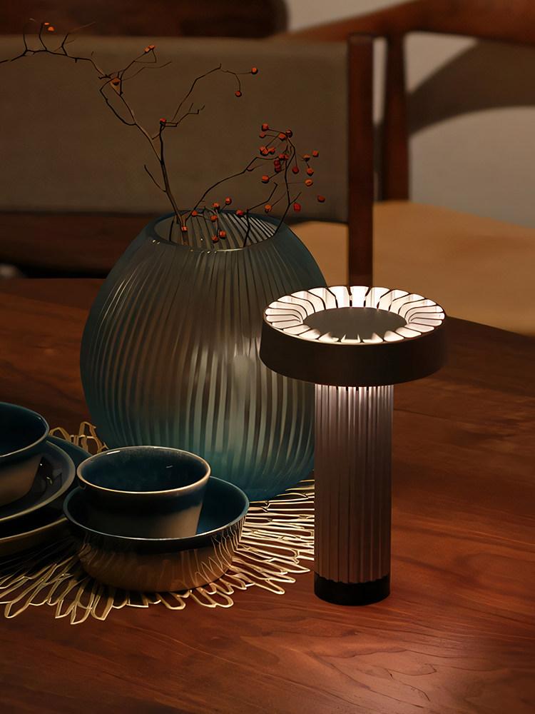 Kevron | Table Lamp