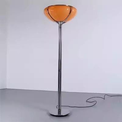 Solvathar Une I Floor Lamp - Detail View #2 | HomeCartel