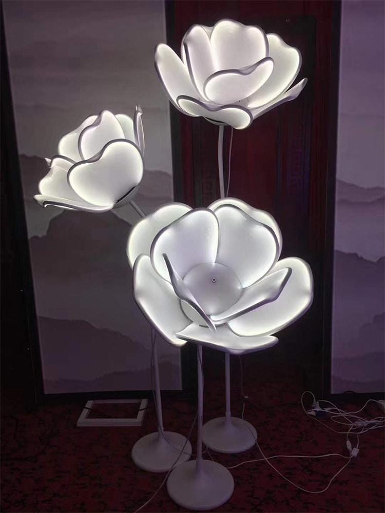 Fyrandra I Crystal Floor Lamp - Detail View #2 | HomeCartel