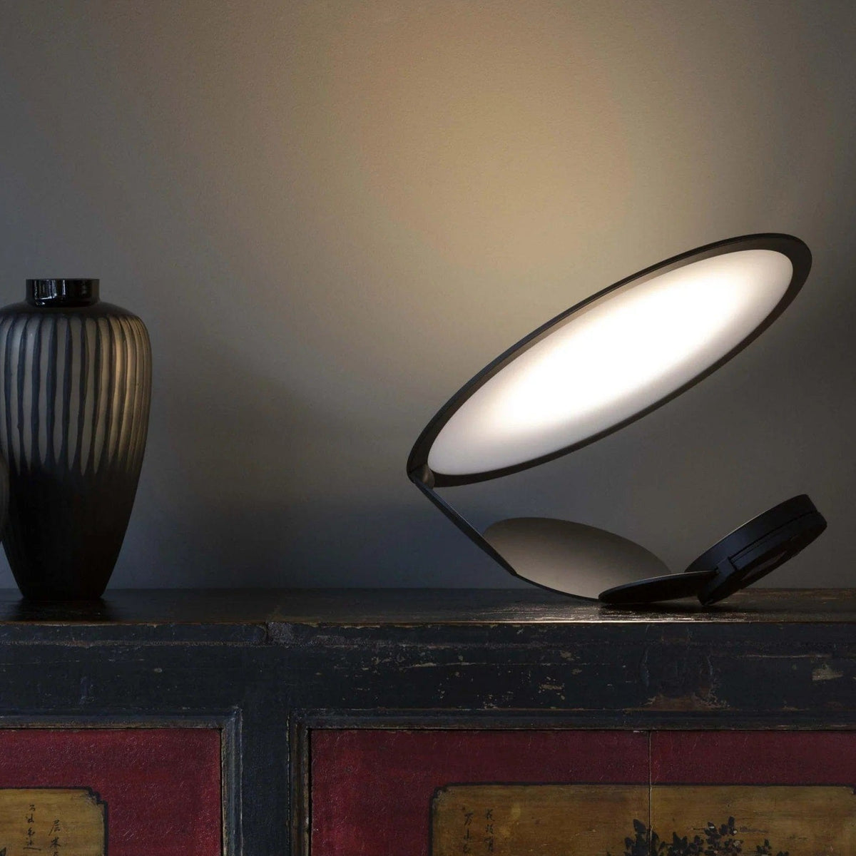 Mormo Deux | Modern Table Lamp - Detail View #4 | HomeCartel