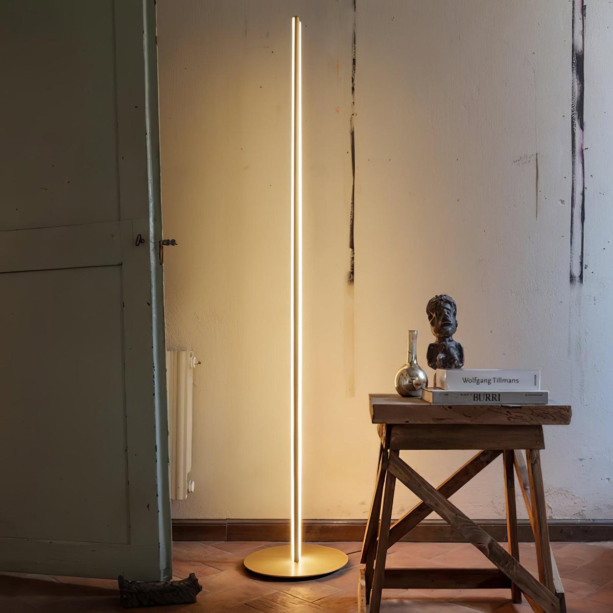 Mira | Modern LED Floor Lamp - Detail View #5 | HomeCartel