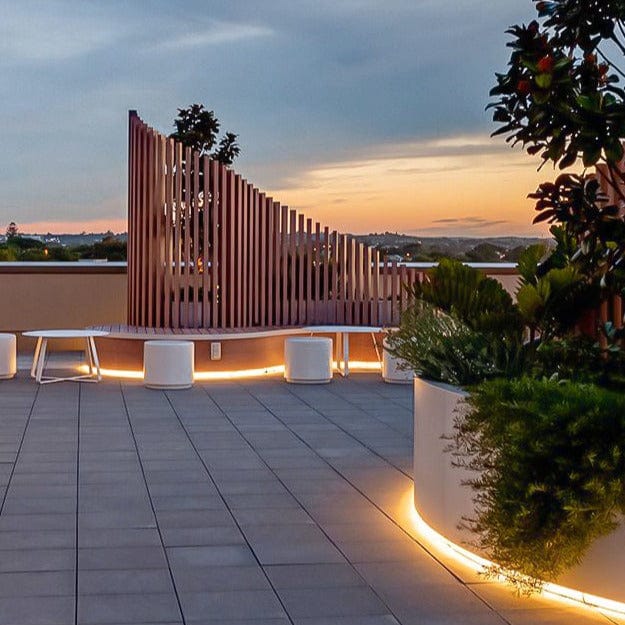 Kalik | Outdoor Linear Light - Detail View #2 | HomeCartel