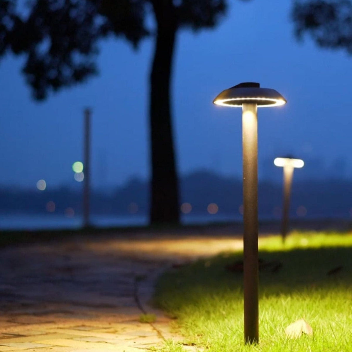 Allejandra | Outdoor Pathway Light - Detail View #2 | HomeCartel