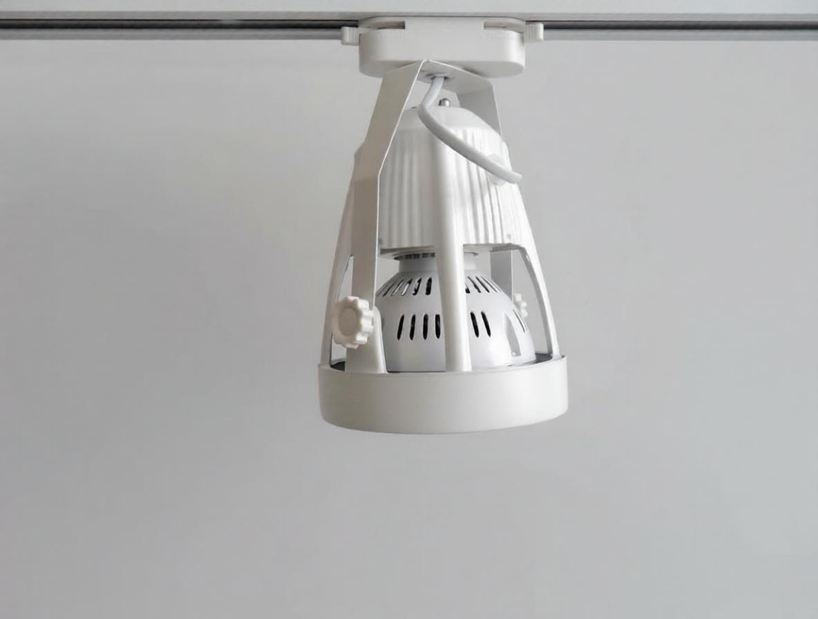 Quelsylisca | Track Light - Detail View #3 | HomeCartel