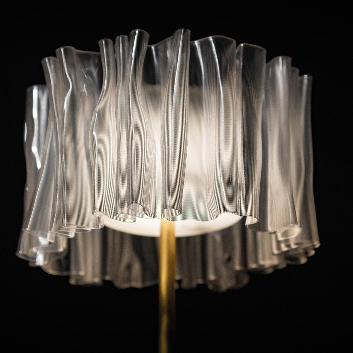 Ramian | Rechargeable Table Lamp - Detail View #4 | HomeCartel