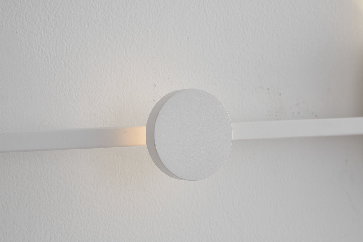 Veronik W | Linear Wall Light - Detail View #2 | HomeCartel
