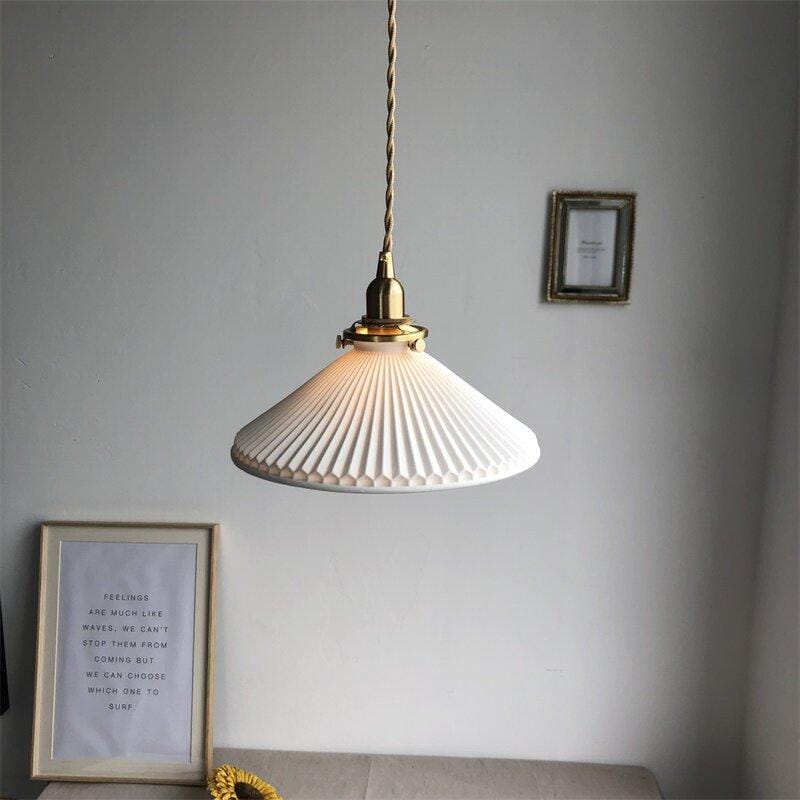 Veynire Une I Pendant Light - Detail View #2 | HomeCartel