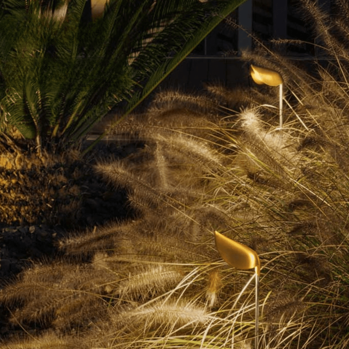 Rowma | Pathway Light - Detail View #3 | HomeCartel
