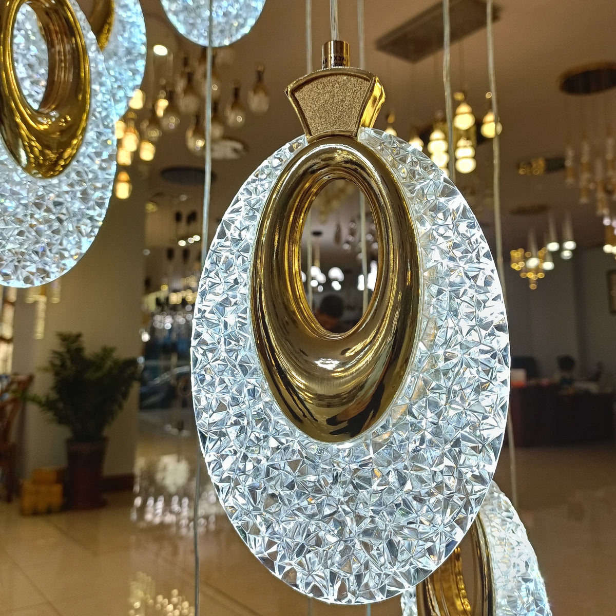 Elli | Modern Cluster Chandelier - Home Cartel ®