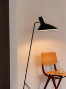 Dorelynne Une | Floor Lamp