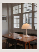 Thaylara Une I Table Lamp