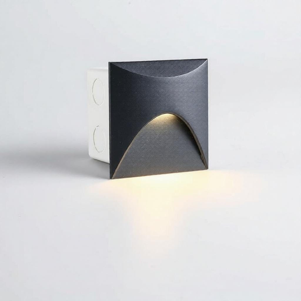 Celyndoril Une | Indoor Step Light - Detail View #2 | HomeCartel