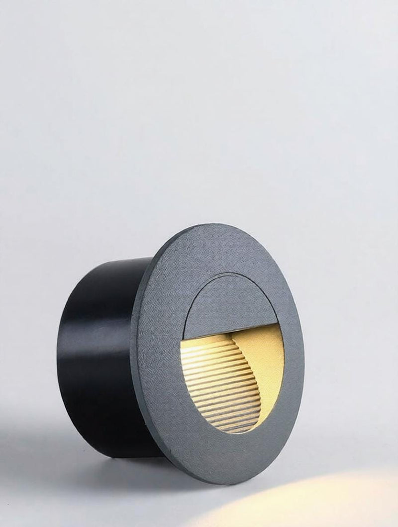 Drelvanirae | Indoor Step Light