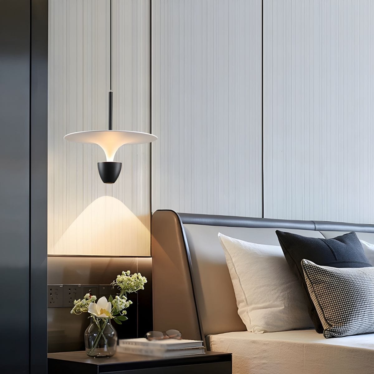 Gloriosa | Pendant Light - Detail View #2 | HomeCartel