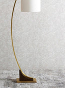 Jarenthae Une | Floor Lamp