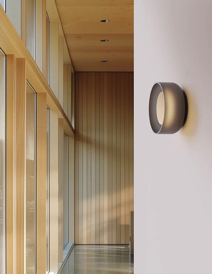 Jorentha D | Wall Light