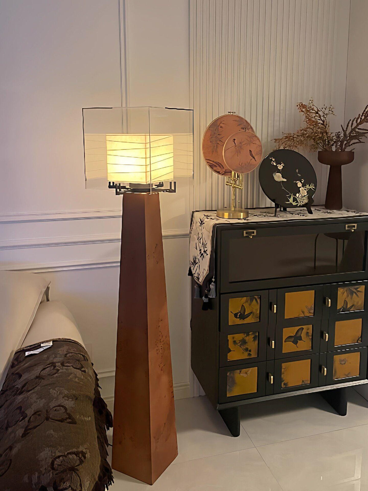 Valenire I Floor Lamp - Detail View #5 | HomeCartel