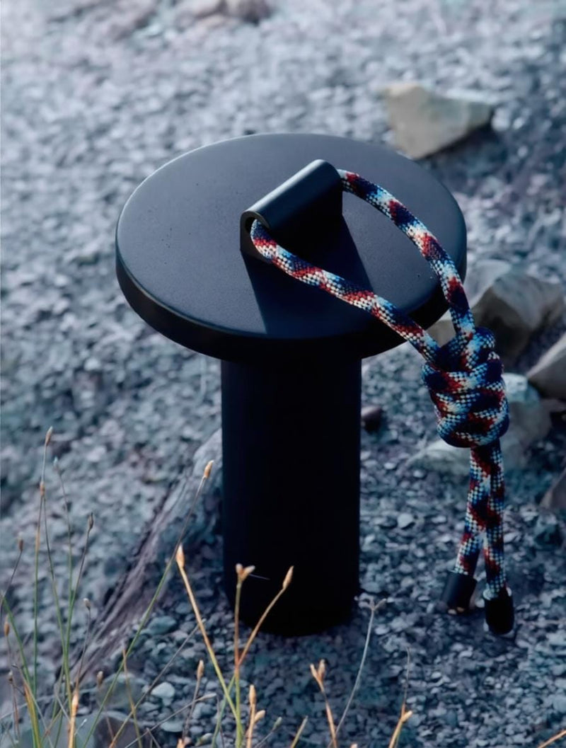 Isorielyn | Outdoor Table Lamp