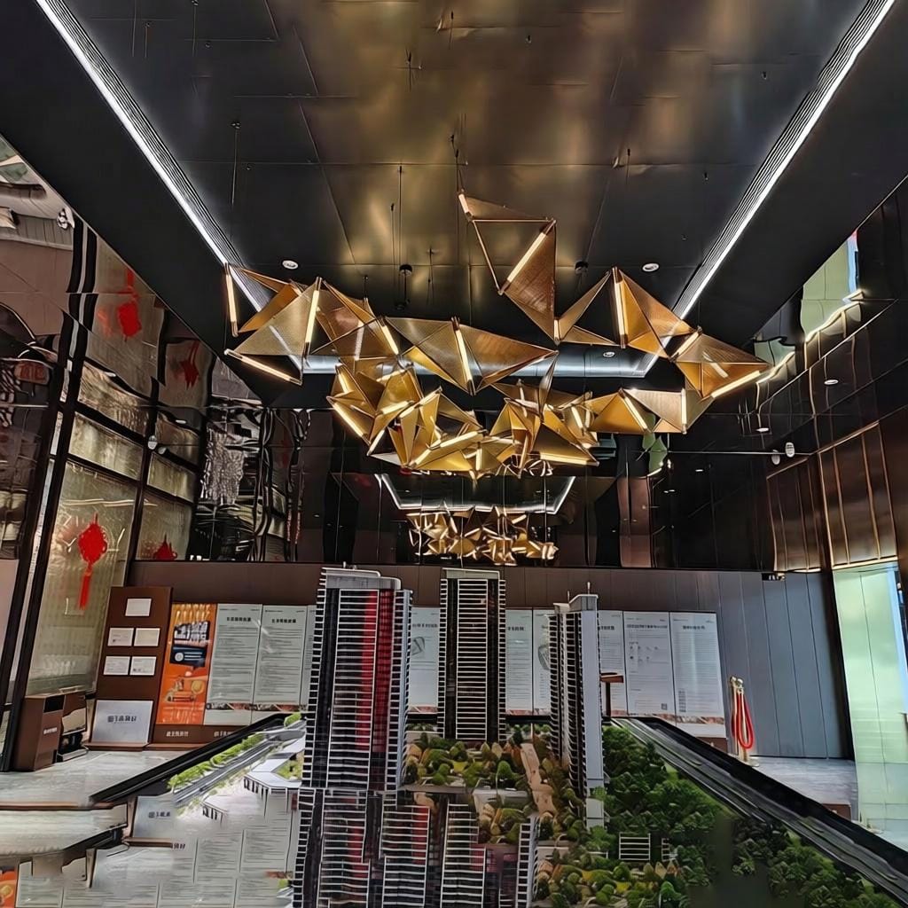 Ossirelle I Cluster Chandelier - Detail View #4 | HomeCartel