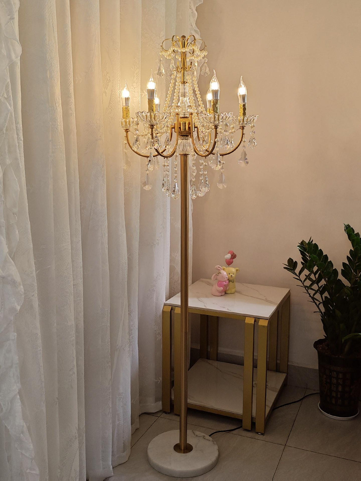 Dornielle Une I Crystal Floor Lamp - Detail View #2 | HomeCartel