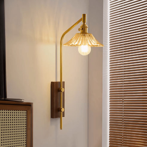 Lysvera Deux | Linear Wall Light - Detail View #2 | HomeCartel