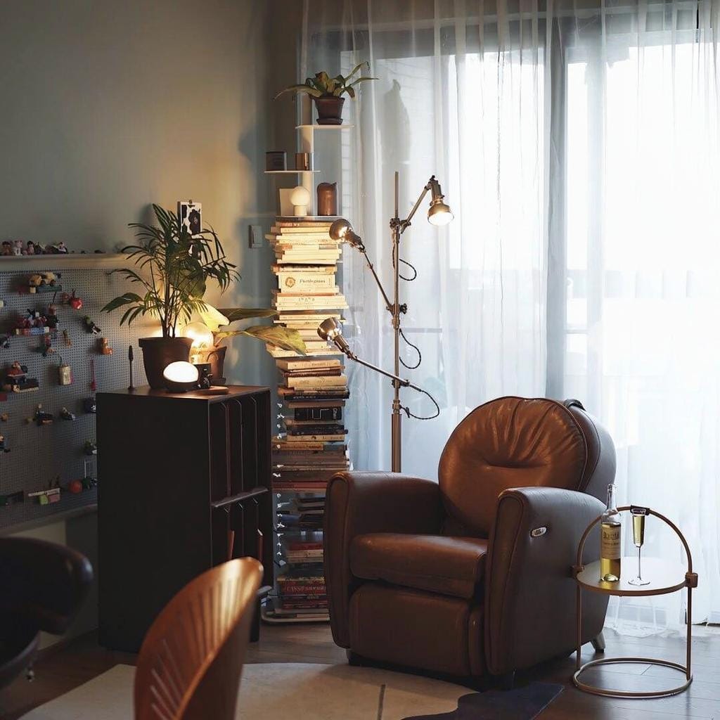 Orvellan | Floor Lamp Swing Arm - Detail View #4 | HomeCartel