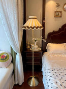 Quelvynne | Floor Lamp