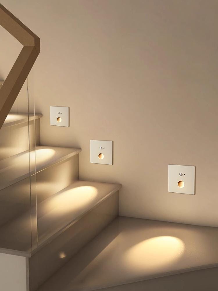 Garnysthae | Indoor Step Light