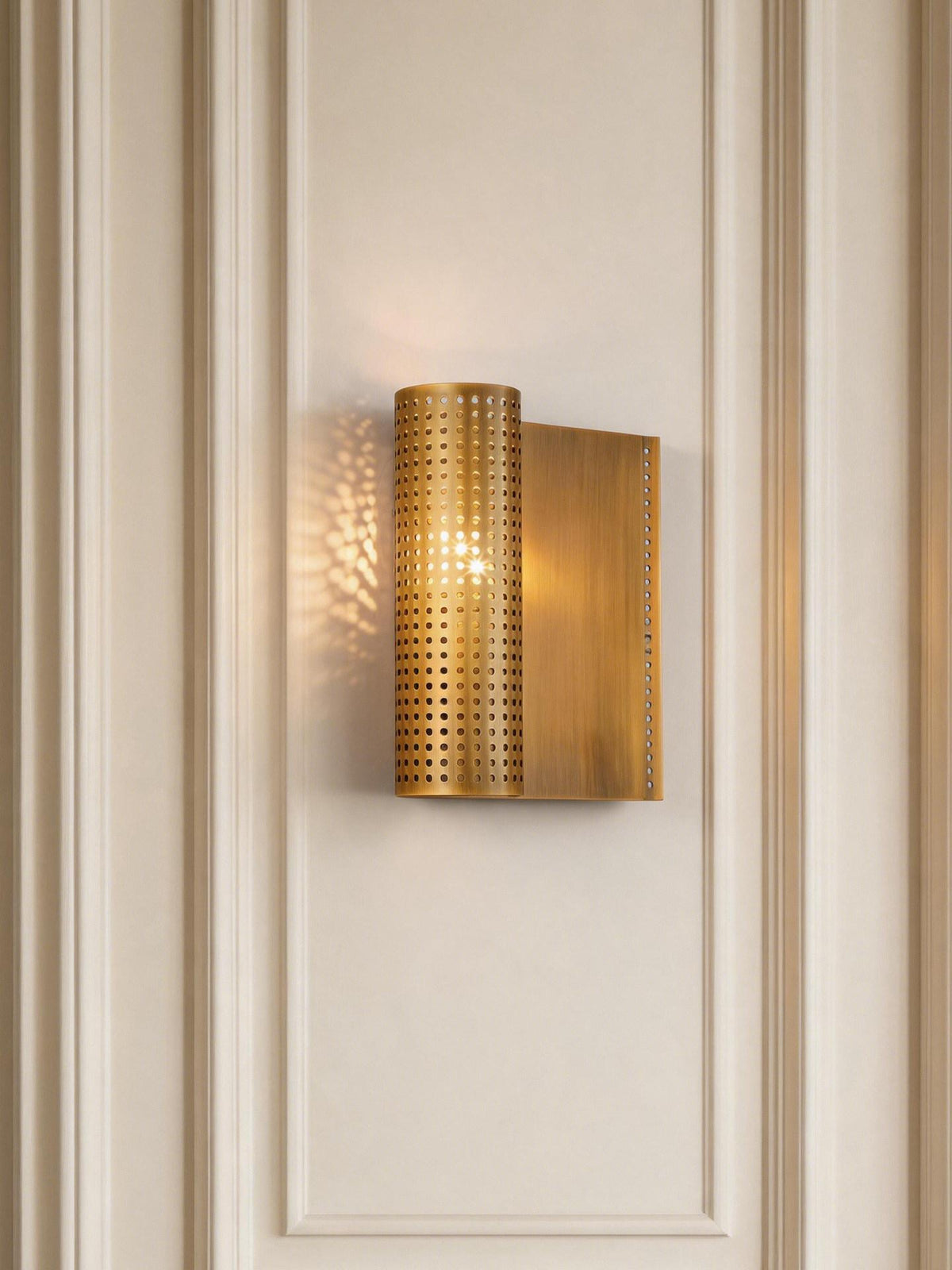 Janelle | Wall Light