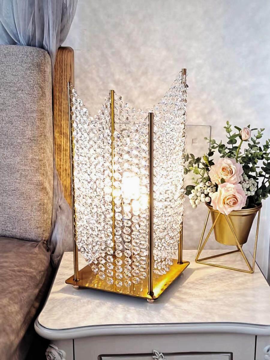 Gavran | Table Lamp