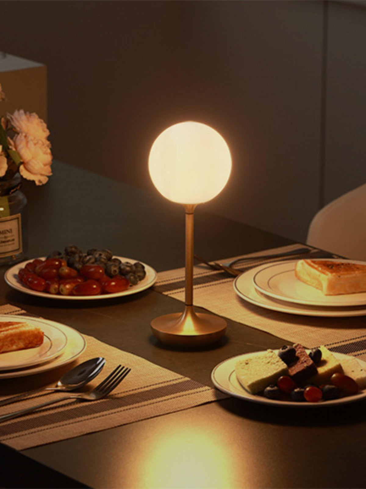 Gavre | Table Lamp