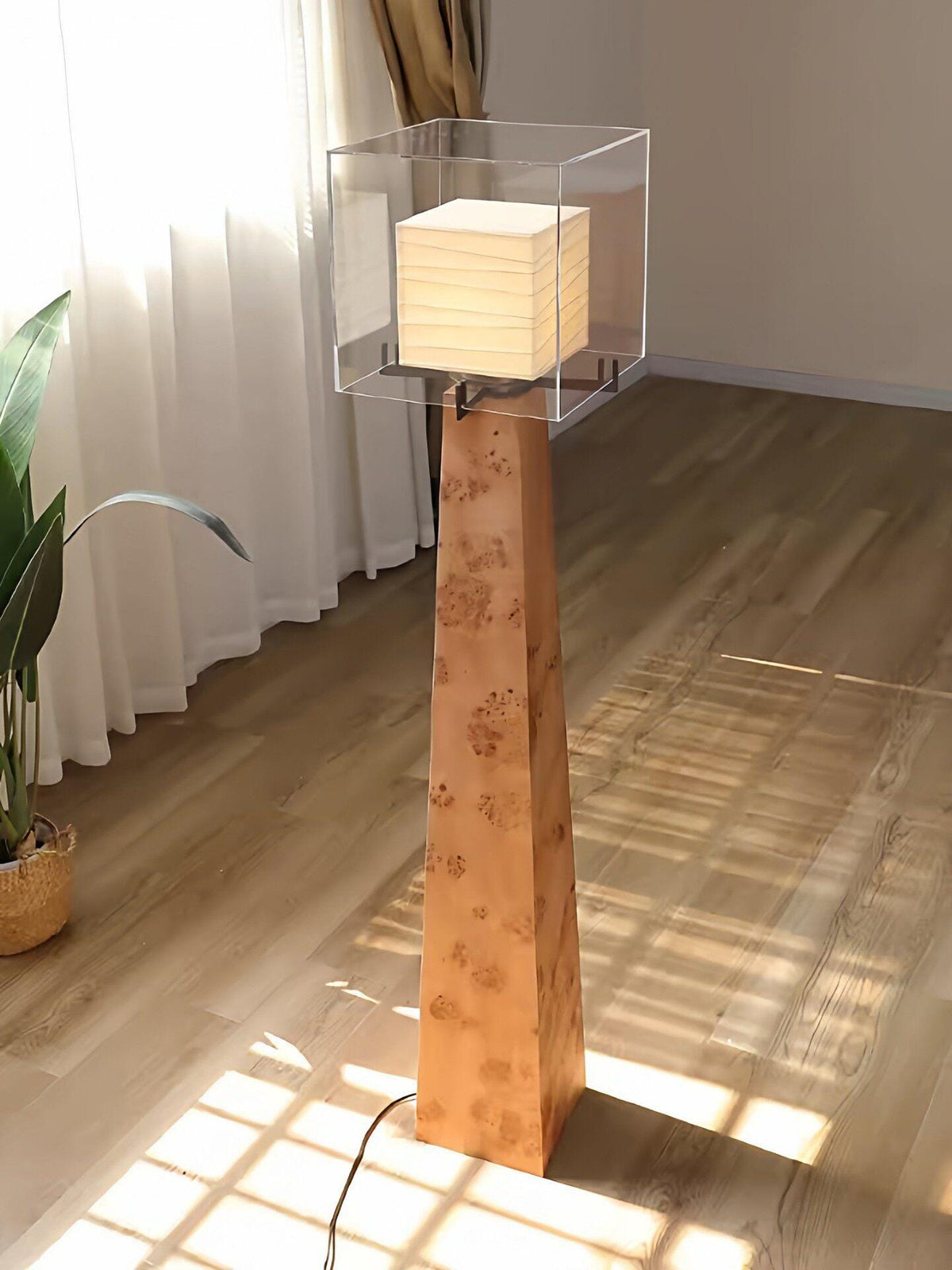 Valenire I Floor Lamp - Detail View #3 | HomeCartel