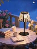Garlaveth Une | Outdoor Table Lamp