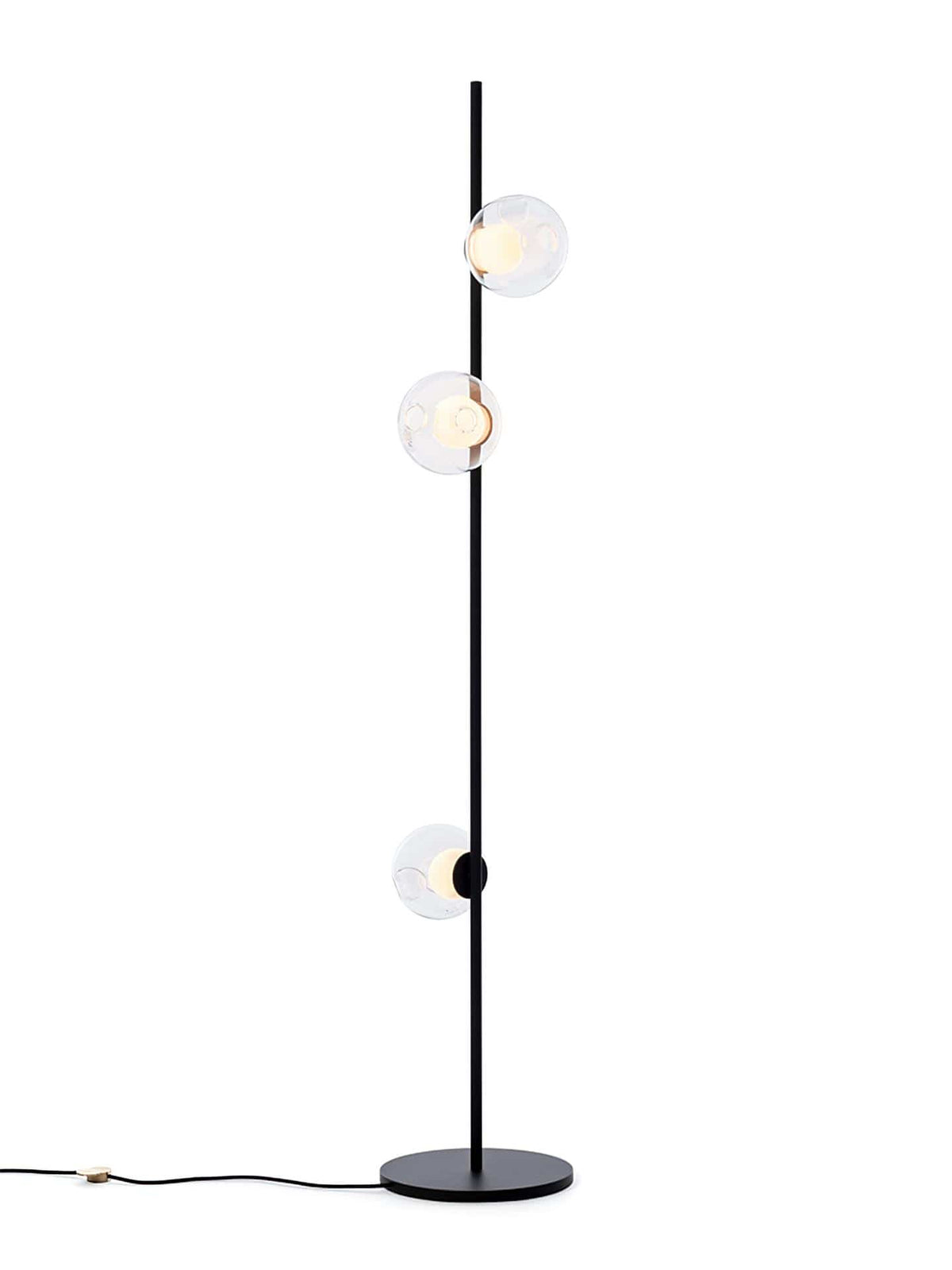 Vinenore | Floor Lamp - Detail View #2 | HomeCartel