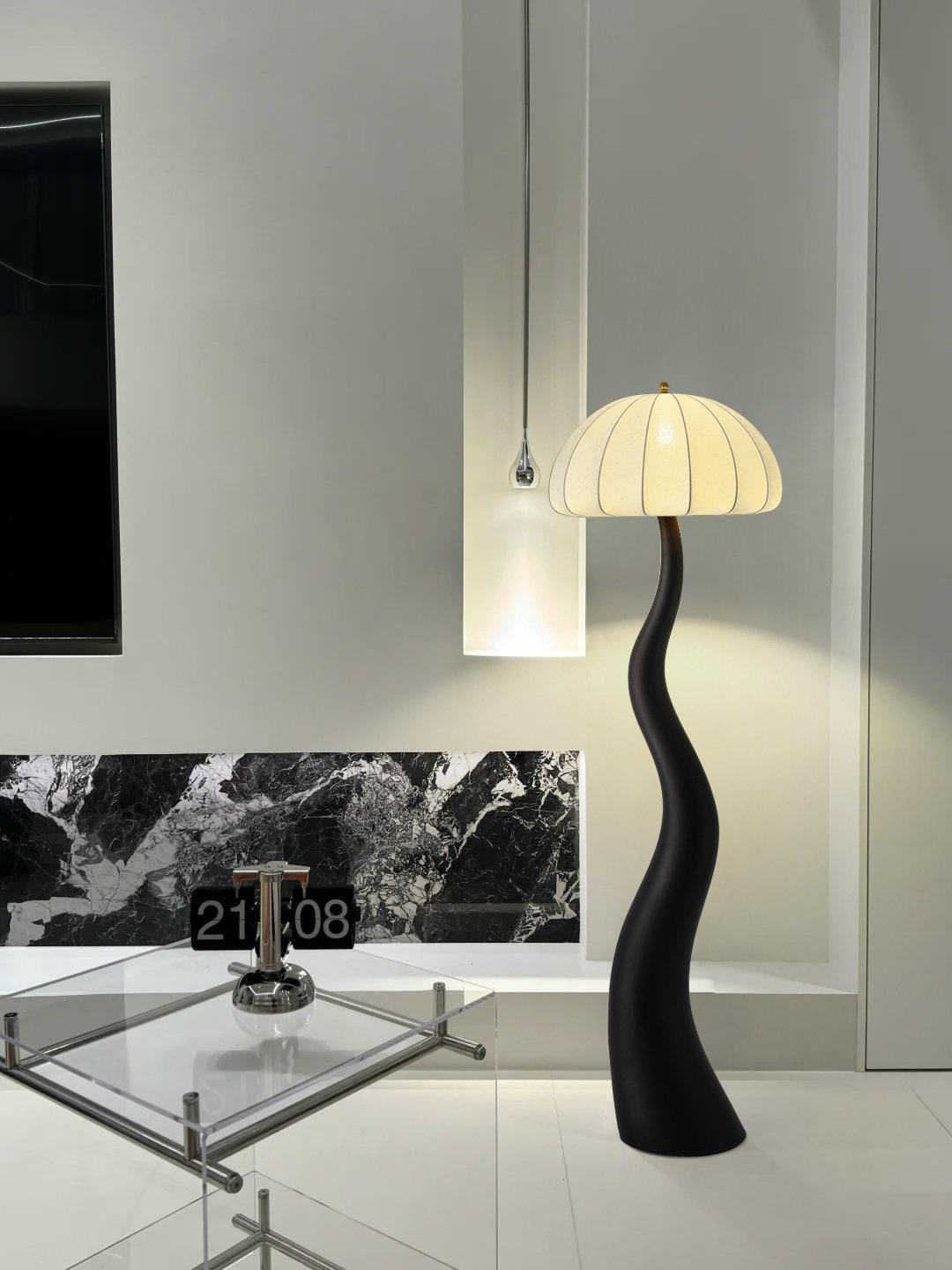 Therivien I Floor Lamp - Detail View #2 | HomeCartel