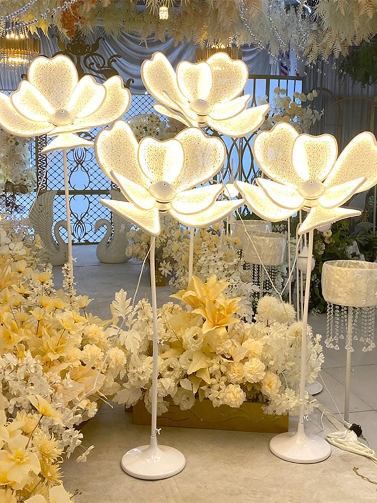 Veilthar I Crystal Floor Lamp - Detail View #2 | HomeCartel