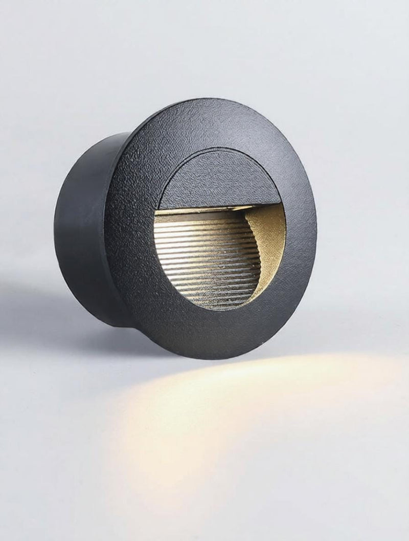 Drelvanirae | Indoor Step Light