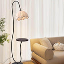 Wynorra Une | Integrated Shelf Floor Lamp