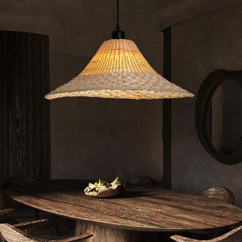 Eriovyn Une | Pendant Light - Detail View #3 | HomeCartel