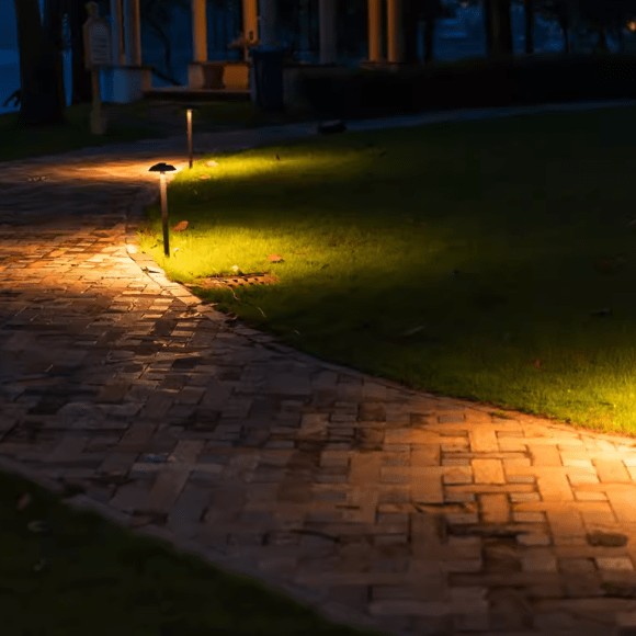 Allejandra | Outdoor Pathway Light