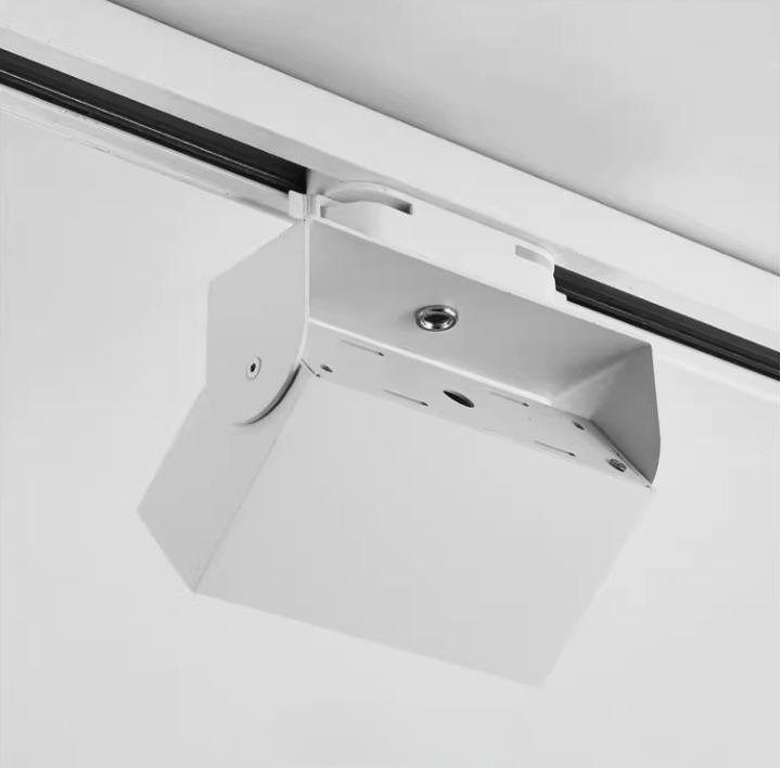 Kalel | Linear Spotlight - Detail View #4 | HomeCartel