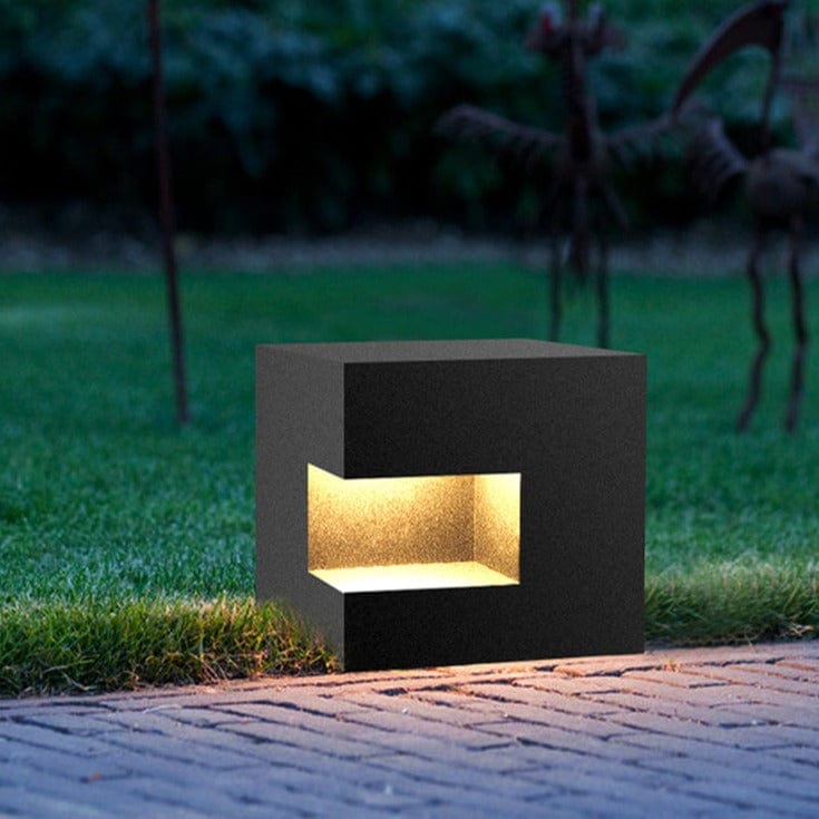 Delin | Outdoor Pathway Light - Detail View #3 | HomeCartel