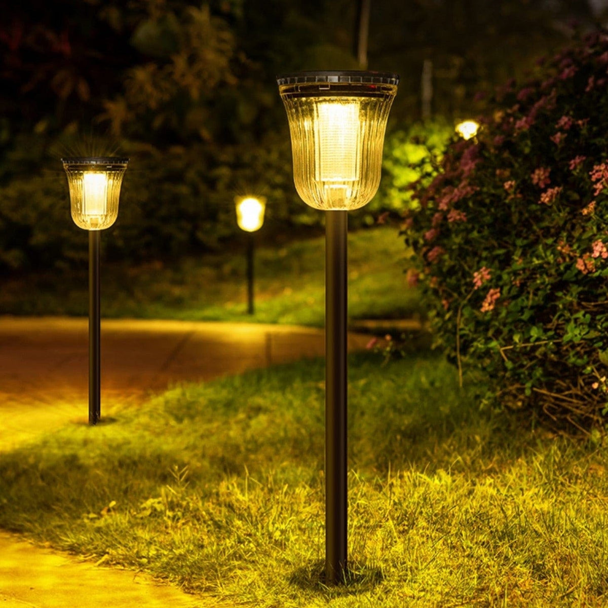 Faline | Outdoor Pathway Light - Detail View #3 | HomeCartel